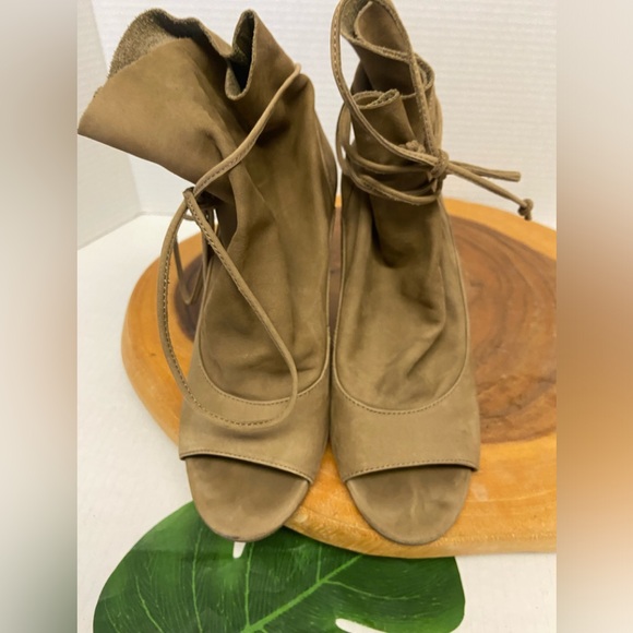 Vince Camuto Suede Peep Toe Wrap Tie Ankle Heels Booties - Picture 3 of 12